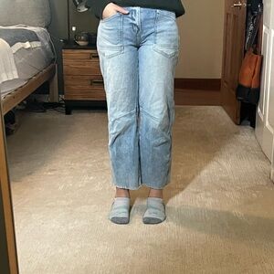 Casual Light Blue Cropped Jeans for Women